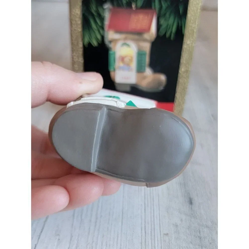 Hallmark 1992 Chris mouse tails magic‎ ornament Xmas